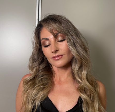 Soft Glam Make-up, glowy Skin, Beach Waves, Abendlook